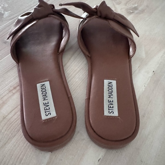 Steve Madden Brown Bow Detail Sandals - Picture 3 of 4